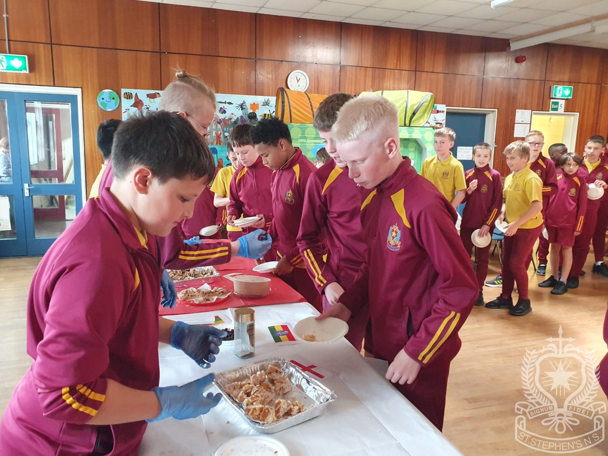 The highlight of the week was "Tastes Of The World" - Mrs. Cosgrave and boys from our school's Diversity Committee welcomed classes to the hall where foods from many different countries were discussed and then sampled. Fabulous! 

2/3