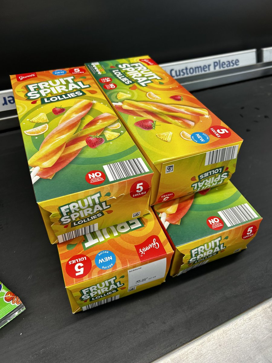 Treated the staff <a href="/ErminePrimary/">Ermine Primary Academy</a> to an ice lolly at lunch!

It’s hot out there.

<a href="/Usborne/">Usborne Publishing</a> best usborne partner ever! 🙋🏼‍♀️