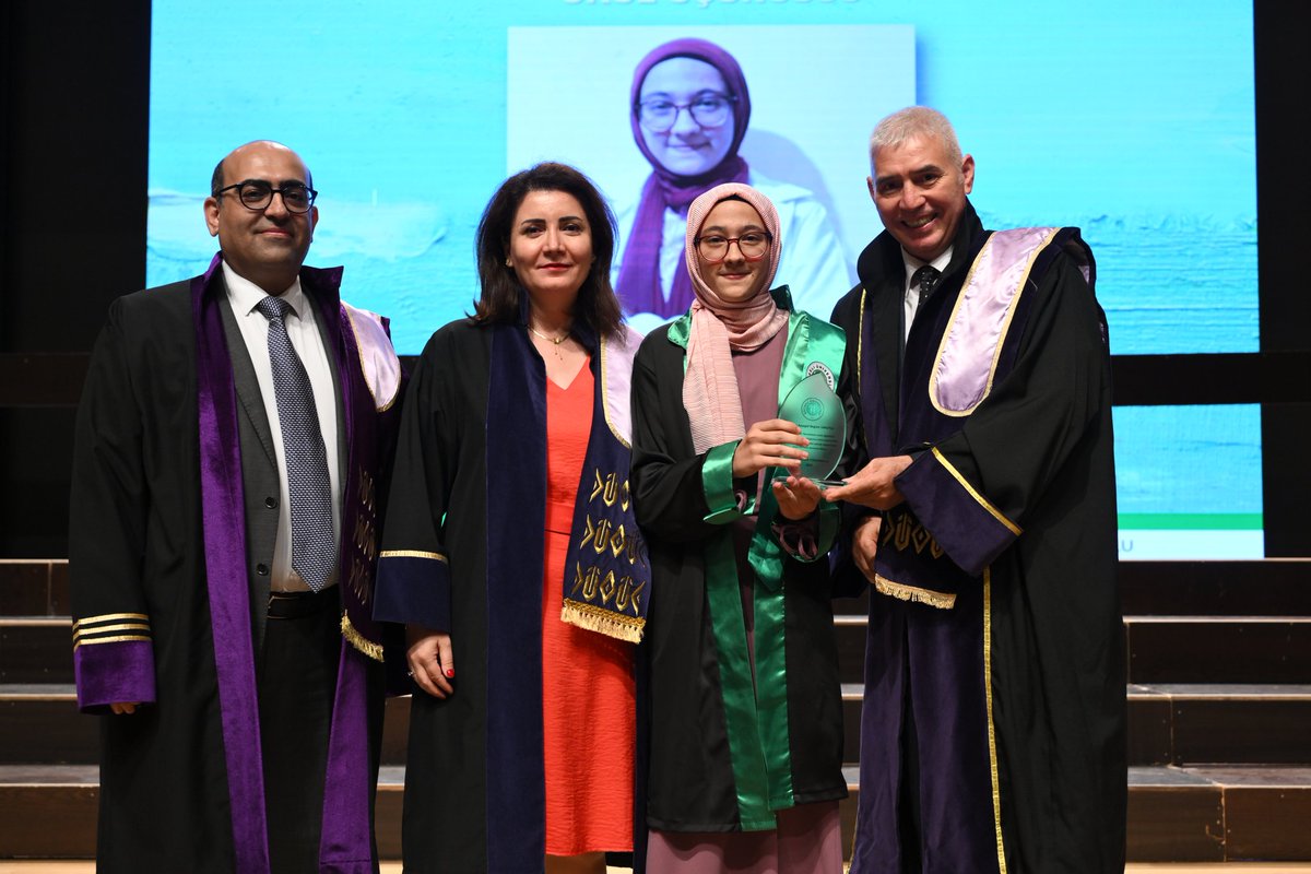Kocaeli Üniversitesi İzmit Meslek Yüksekokulu’nun 2024-2025 Akademik Yılı Mezuniyet Töreni, Prof. Dr. Baki Komsuoğlu Kültür ve Kongre Merkezi’nde gerçekleştirildi.

🌐 kurumsaliletisim.kocaeli.edu.tr/haberler/izmit…