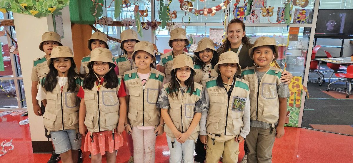 JoeMay_MAS's tweet image. Our dress up theme this week was “Jungle Tracker.” We dressed up in camo and earth tones like a tracker on a wildlife tracking mission!!
#SummerCool2025 @DisdELO