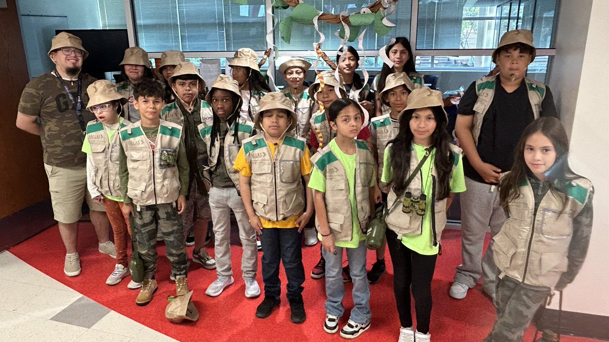 JoeMay_MAS's tweet image. Our dress up theme this week was “Jungle Tracker.” We dressed up in camo and earth tones like a tracker on a wildlife tracking mission!!
#SummerCool2025 @DisdELO