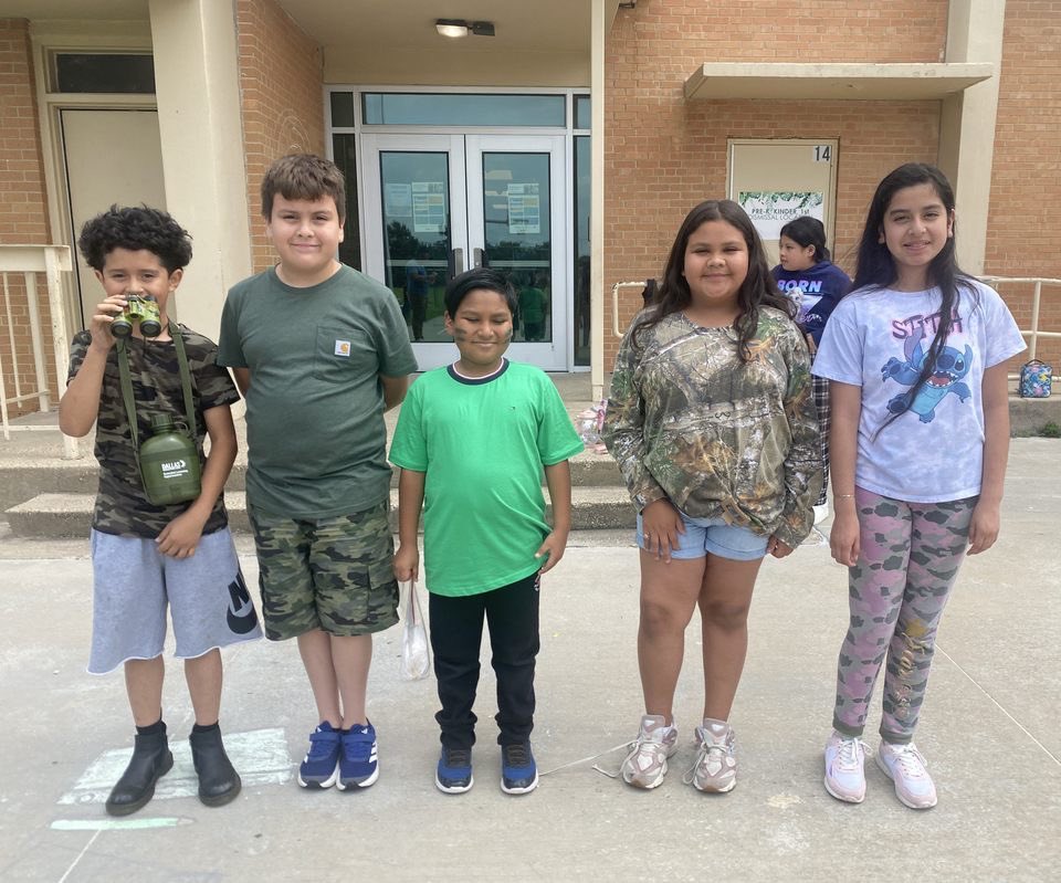 Elias Alvarado (@joemay_1teacher) on Twitter photo Our dress up theme this week was “Jungle Tracker.” We dressed up in camo and earth tones like a tracker on a wildlife tracking mission!!
#SummerCool2025 <a href="/DisdELO/">Extended Learning Opportunities</a> Our dress up theme this week was “Jungle Tracker.” We dressed up in camo and earth tones like a tracker on a wildlife tracking mission!!
#SummerCool2025 <a href="/DisdELO/">Extended Learning Opportunities</a>