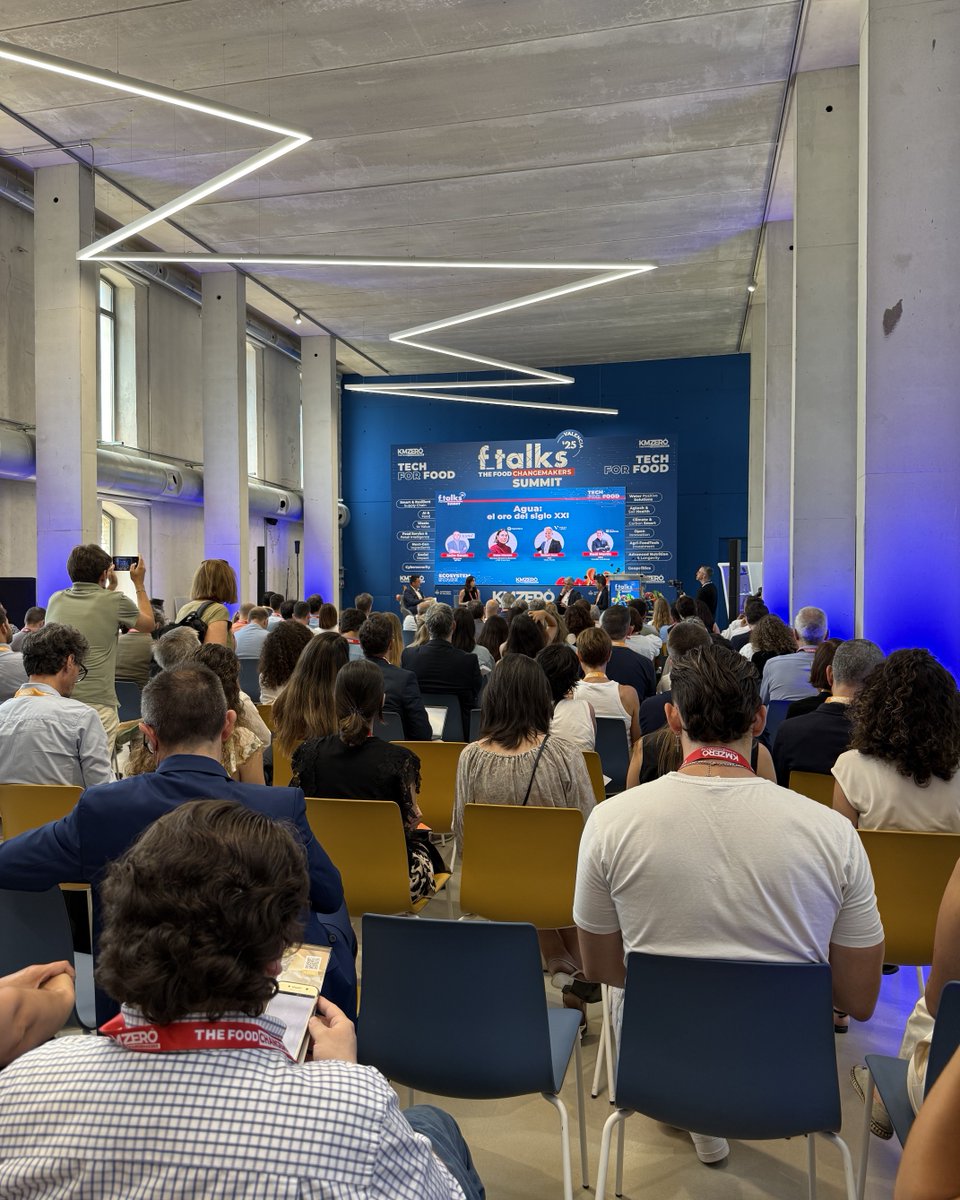 🌱 Nuestra analista financiera Sonia Arenas estuvo en #ftalks2025, el encuentro de referencia en #FoodTech celebrado en Valencia.
Bajo el lema Tech for Food, conectamos con líderes del sector para impulsar innovación, inversión y futuro alimentario sostenible.