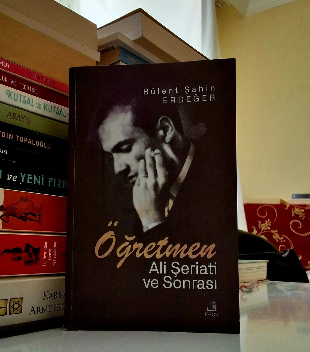 “Şeriati'nin tüm çabası, metafizikle diyalektiği, mistikle aktivisti tek bir bedende buluşturmak, öte yandan dinsel ya da seküler her türlü despotizme, cinsiyetçiliğe, ırk, mezhep, din ayrımcılığına karşı evrenselci bir diyalog ve ittifak kurmaktır.” [2024, s.114]