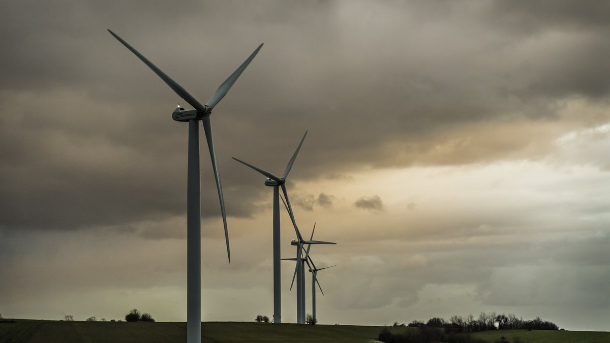 Ces habitants "encerclés d'éoliennes" fustigent un "sentiment d'envahissement" dans le Pas-de-Calais
l.bfmtv.com/luxv