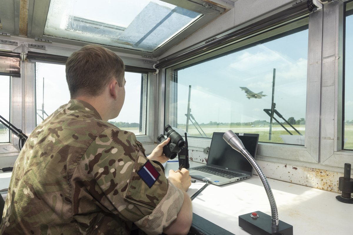 RAFConingsby's tweet image. Behind the scenes with the people who keep Lincolnshire's airspace safe bit.ly/4kQVOQt #airtrafficcontrol