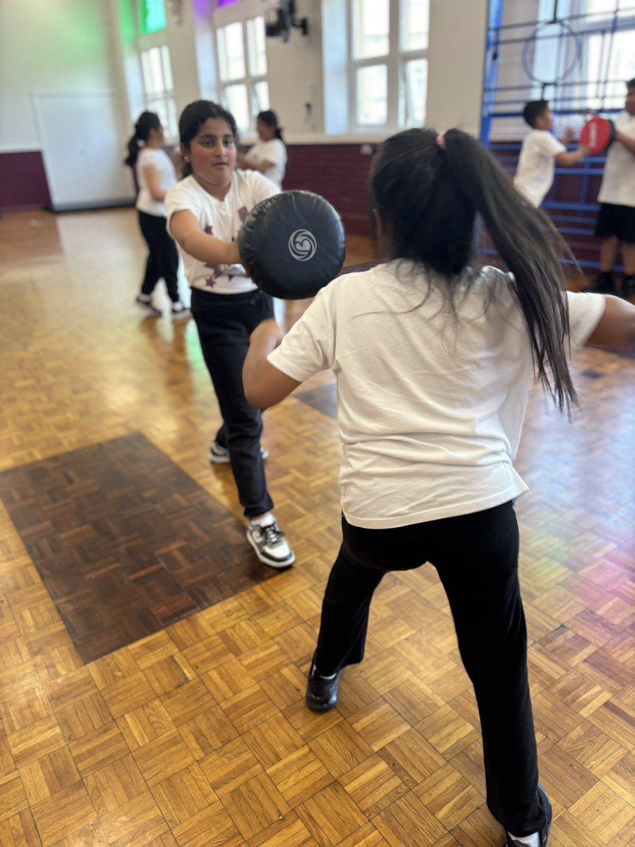 WarleyRoadPri's tweet photo. ๐ง๐ฝ ๐ฅToday, Year 4 have taken part in a session with Invictus all about mindfulness, a fantastic (dare we say brutal) Taekwondo session with Mr Capper and finally a great yoga flow ๐ ๐ just another busy day at Warley Road! #healthandwellbeing #ichallenge #wellness https://t.co/Ix8WYUsoxD