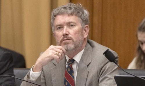 KET Public Affairs (@pubaffairsket) on Twitter photo KY-4 <a href="/RepThomasMassie/">Thomas Massie</a> has introduced a resolution to limit President Trump's war powers. <a href="/LauraLynnRogers/">Laura Rogers</a> and <a href="/RylandKY/">Ryland Barton</a> discuss that story plus how proposed Medicaid cuts could hurt eastern KY, and the Ethics Commission hearing on state Rep. Grossberg. ow.ly/AqTE50Wc4cC KY-4 <a href="/RepThomasMassie/">Thomas Massie</a> has introduced a resolution to limit President Trump's war powers. <a href="/LauraLynnRogers/">Laura Rogers</a> and <a href="/RylandKY/">Ryland Barton</a> discuss that story plus how proposed Medicaid cuts could hurt eastern KY, and the Ethics Commission hearing on state Rep. Grossberg. ow.ly/AqTE50Wc4cC