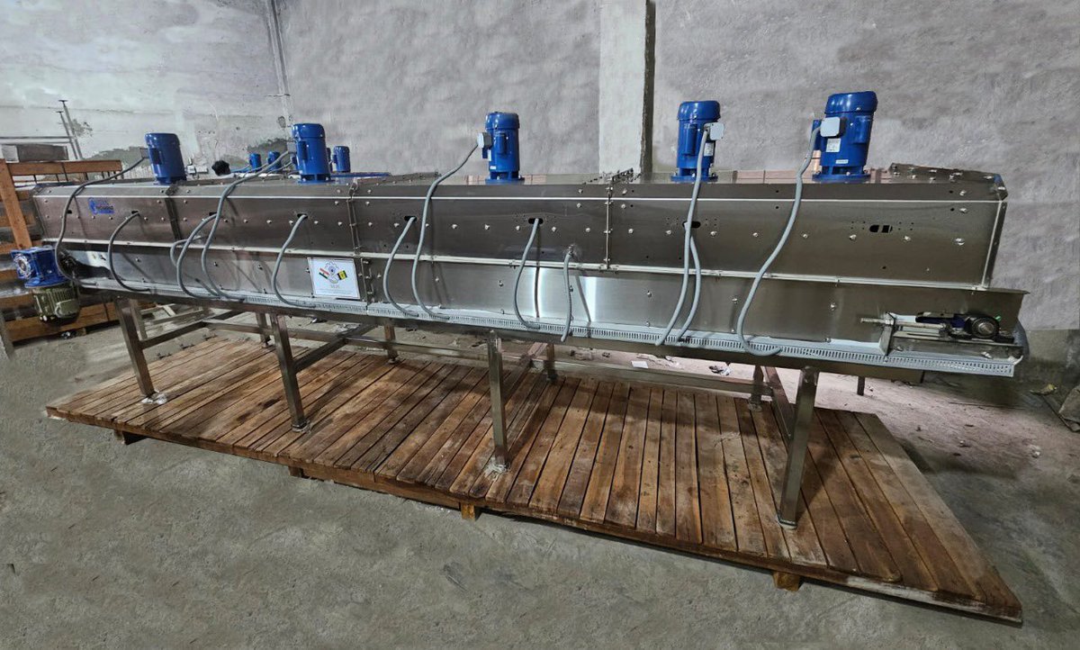 Assisting a Global South partner.

Under SEEDS (Supply of Equipment for Efficient Development of SMES) initiative, 🇮🇳 sends USD 1 million worth SMEs machinery to St. Vincent and the Grenadines for setting up a Root Crop Processing Plant. 

Aimed at boosting 🇻🇨’s food processing