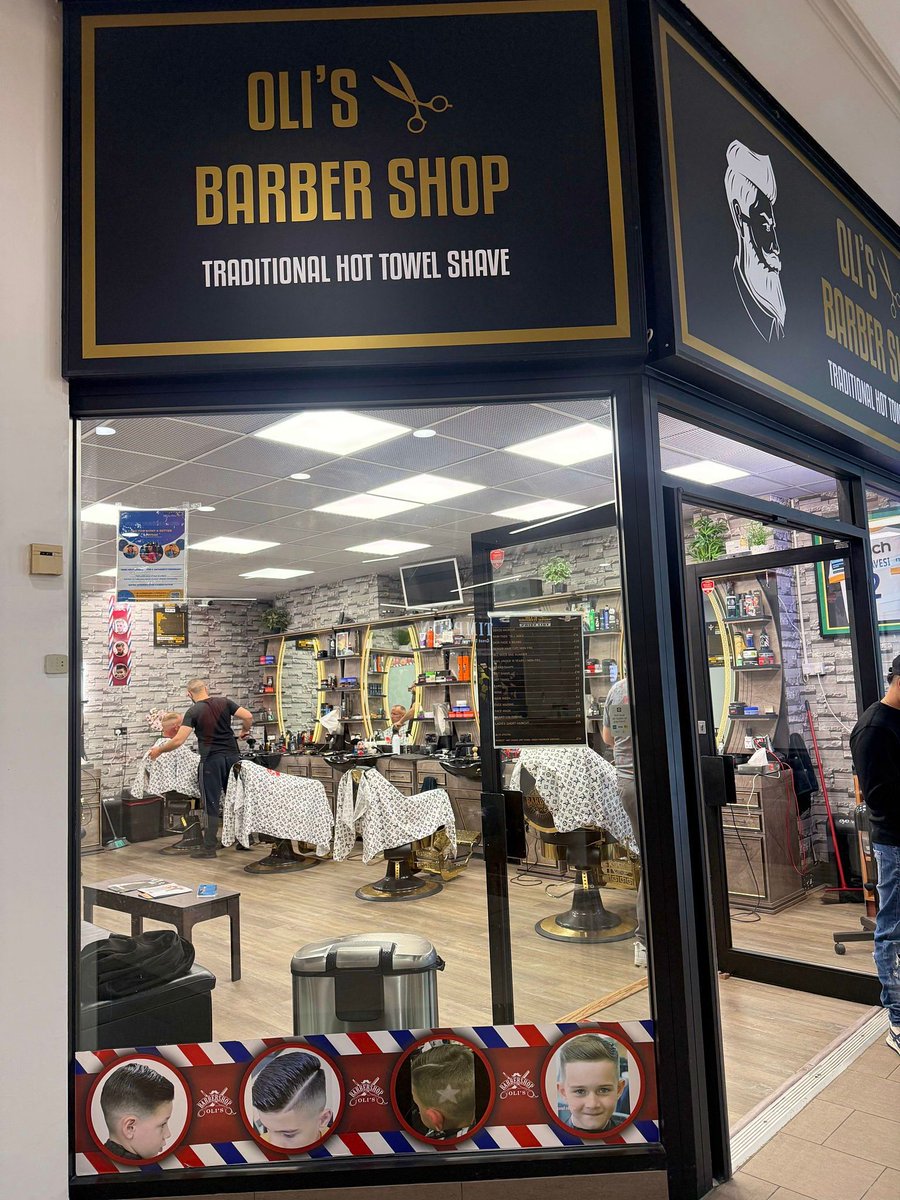 Grosvenor_Shop's tweet image. Ready for the smoothest shave of your life? 🔥

Pop into Oli’s Barber Shop at Grosvenor Northampton for a classic shave and grooming experience that leaves you looking fresh and sharp.

#OlisBarberShop #FreshAF #GrosvenorNorthampton #GlowUp #GroomingGoals