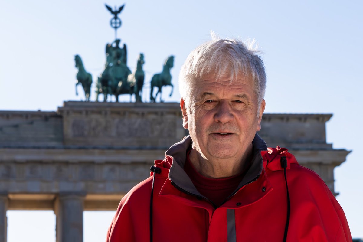 Matthias Bannas (@matthiasbannas) on Twitter photo Albrecht Broemme zur Wehrpflicht, so geht’s weiter mit den Grünen und supreme Burger – und sonst im berlinbubble Newsletter? <a href="/GrimmRob/">Robert Grimm</a> <a href="/PhilippPeyman/">Philipp Peyman Engel</a> <a href="/FamUnt/">DIE FAMILIENUNTERNEHMER</a> <a href="/politjobs/">politjobs @politjobs.bsky.social</a> <a href="/Axel_Bojanowski/">Axel Bojanowski axelbojanowski.substack.com</a> <a href="/BfV_Bund/">Bundesamt für Verfassungsschutz</a> <a href="/KASonline/">Adenauer-Stiftung</a> <a href="/fausie/">Jana Faus</a> <a href="/TableBriefings/">Table.Briefings</a> <a href="/Die_Gruenen/">BÜNDNIS 90/DIE GRÜNEN</a>
berlinbubble.de/kw25-albrecht-… Albrecht Broemme zur Wehrpflicht, so geht’s weiter mit den Grünen und supreme Burger – und sonst im berlinbubble Newsletter? <a href="/GrimmRob/">Robert Grimm</a> <a href="/PhilippPeyman/">Philipp Peyman Engel</a> <a href="/FamUnt/">DIE FAMILIENUNTERNEHMER</a> <a href="/politjobs/">politjobs @politjobs.bsky.social</a> <a href="/Axel_Bojanowski/">Axel Bojanowski axelbojanowski.substack.com</a> <a href="/BfV_Bund/">Bundesamt für Verfassungsschutz</a> <a href="/KASonline/">Adenauer-Stiftung</a> <a href="/fausie/">Jana Faus</a> <a href="/TableBriefings/">Table.Briefings</a> <a href="/Die_Gruenen/">BÜNDNIS 90/DIE GRÜNEN</a>
berlinbubble.de/kw25-albrecht-…