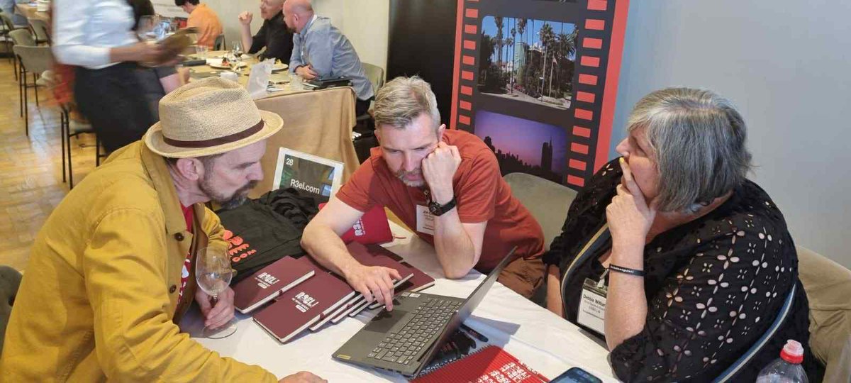 r3storestudios's tweet image. What a wonderful day it was at Footage Market Place, catching up with friends and colleagues. 📷 Thanks everyone for coming!