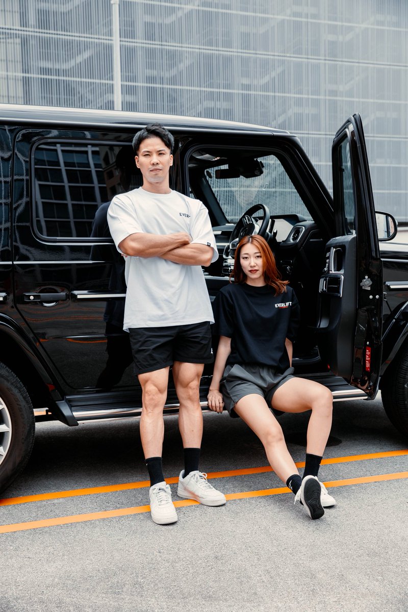 everlift_jp's tweet photo. ⚡️NEW ITEMS⚡️

販売開始:6月20日
note 購読者限定アーリーアクセス:18:00〜
一般販売 21:00〜

・Override Tee　
4色
BLK/RED
BLK/GRN
WHT/YEL 
WHT/BLU

・EL Competition T-shirt
・LOGO Competition T-shirt
３色
WHT
CGY
BLK（再販) https://t.co/DORfonHnrl