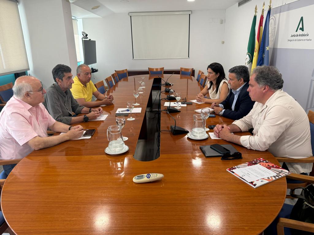 Sebastian Donaire (@sdonaire1964) on Twitter photo UGT-Fica-Huelva mantiene una reunión con los responsables de la junta de Andalucía en Huelva, para tratar el ERE presentado por la empresa Fertiberia. Agradecemos el apoyo mostrado y el compromiso con los trabajadores. <a href="/fica_andalucia/">UGT Fica Andalucía</a> <a href="/UGTHuelva/">UGT Huelva</a> <a href="/AndaluciaJunta/">Junta de Andalucía</a> <a href="/UGT_Andalucia/">UGT Andalucia</a> UGT-Fica-Huelva mantiene una reunión con los responsables de la junta de Andalucía en Huelva, para tratar el ERE presentado por la empresa Fertiberia. Agradecemos el apoyo mostrado y el compromiso con los trabajadores. <a href="/fica_andalucia/">UGT Fica Andalucía</a> <a href="/UGTHuelva/">UGT Huelva</a> <a href="/AndaluciaJunta/">Junta de Andalucía</a> <a href="/UGT_Andalucia/">UGT Andalucia</a>