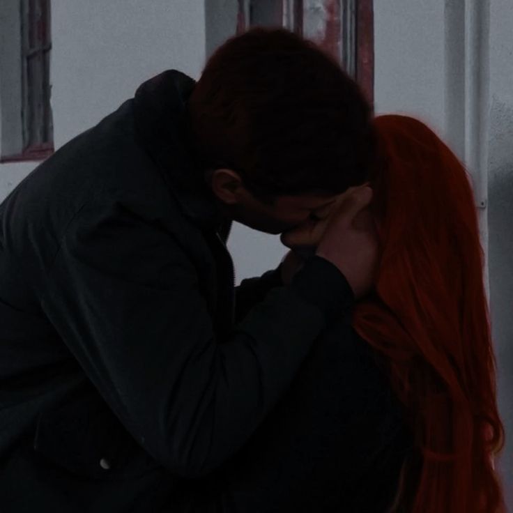 uncomprcmising's tweet image. Cuado me besa se me olvida todo.