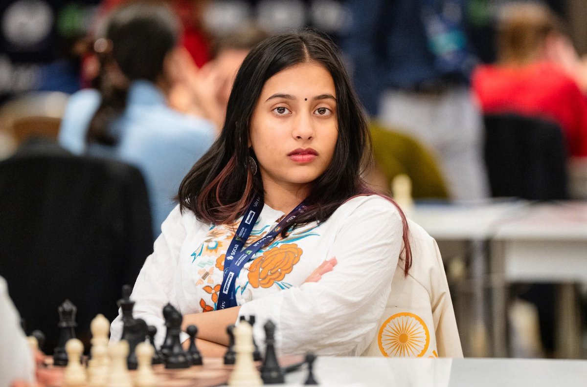 भारत की बेटी का ऐतिहासिक पराक्रम!

लंदन में आयोजित 2025 ब्लिट्ज शतरंज चैंपियनशिप के सेमीफाइनल में विश्व की नंबर-1 खिलाड़ी होउ यिफान को हराकर दिव्या देशमुख ने भारत का परचम गर्व से लहराया।

#BlitzSemifinals #IndianChess #ProudMoment