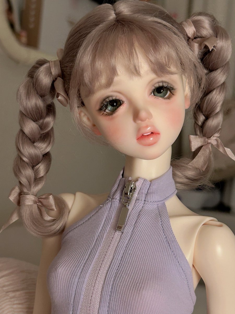 오늘 너무 스트레스 받고 힘들었는데, 선물받은 가발 착용한 페슈보고 좀 힐링해써요🥲

예쁜 내인형 이렇게 좋아하는데 인놀 접는거 못하겠죠..?🥹