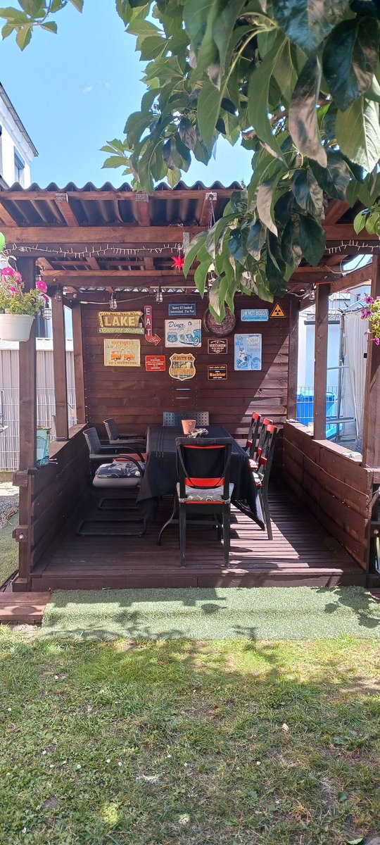 Soderla, frisch eingelassen und gesäubert. Teil 1 erledigt 
Morgen dann Grill und Außenküche ...