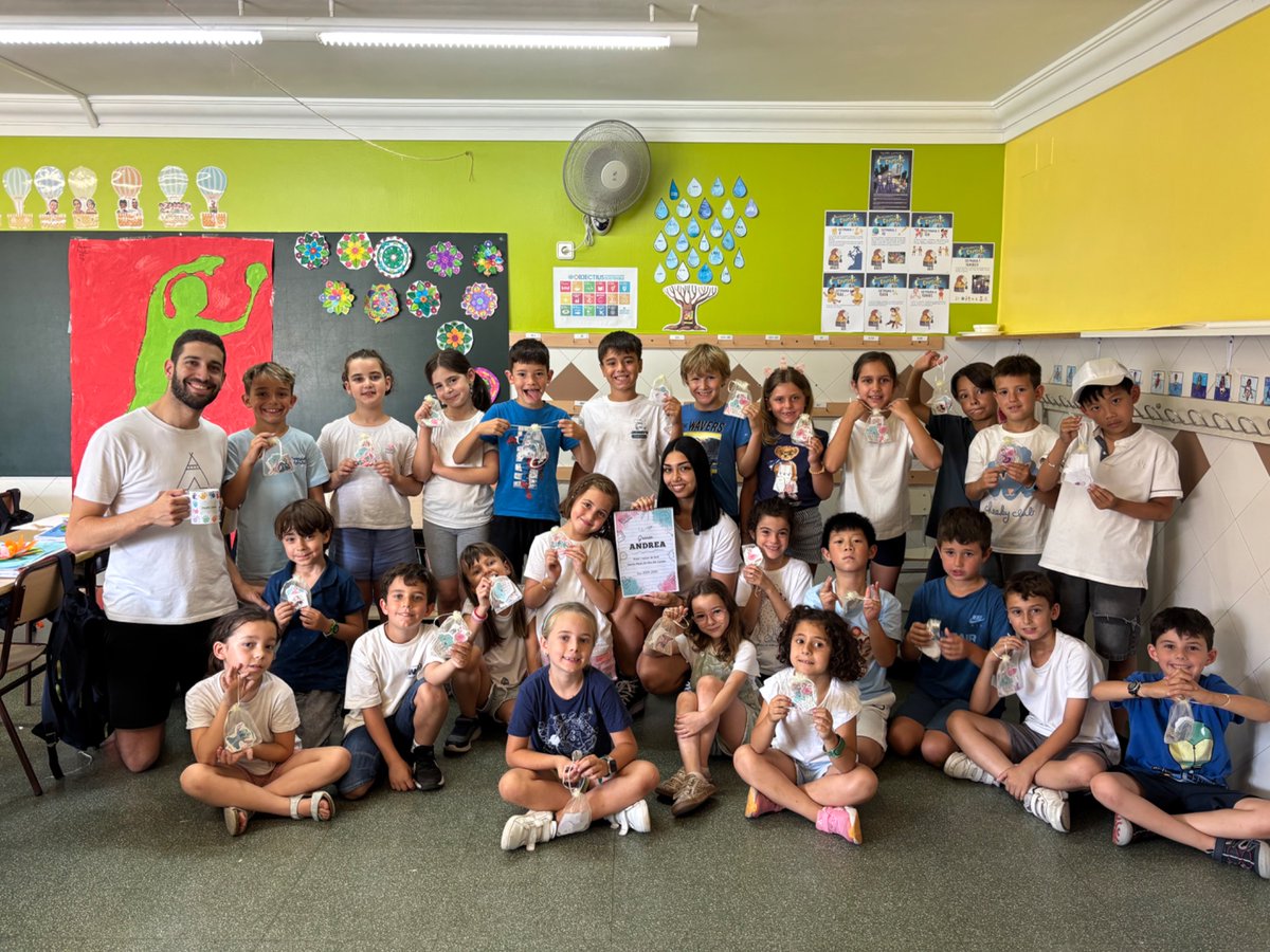 Dani Matallín (@danimdc2) on Twitter photo Today, we have celebrated the English Day! 🏴
A més, l’Andrea ens ha portat un detallet per acomiadar el curs! Moltes gràcieees😍❤️ <a href="/escolamdcprat/">escolamdcprat</a> Today, we have celebrated the English Day! 🏴
A més, l’Andrea ens ha portat un detallet per acomiadar el curs! Moltes gràcieees😍❤️ <a href="/escolamdcprat/">escolamdcprat</a>