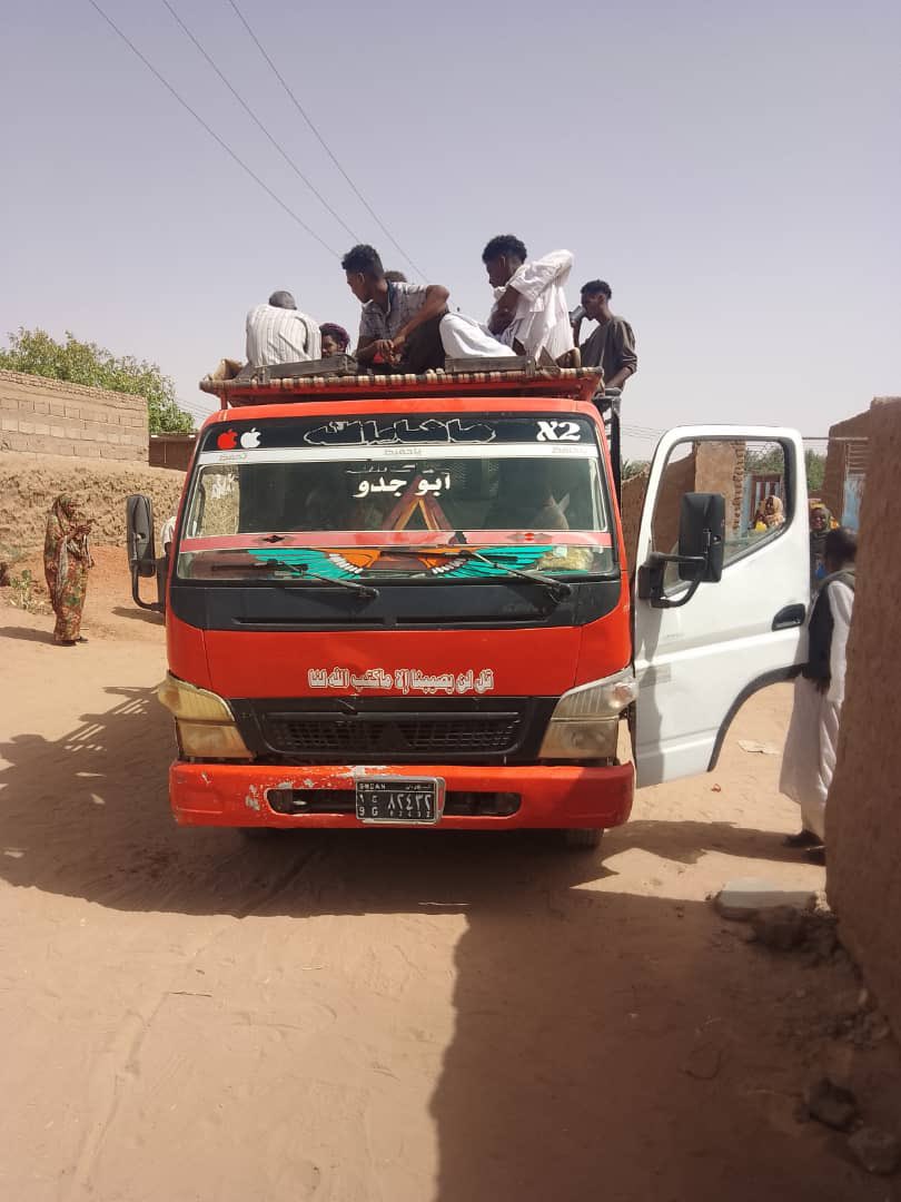 Saroyah♡ྀི🎀 (@saroyahx) on Twitter photo I reached out to <a href="/KhartoumKitchen/">Khartoum Aid Kitchen</a> for my aunt in a small village in River Nile State. She was speaking on behalf of displaced families who fled RSF violence & wanted to return home after the army pushed the RSF out. They made it happen so quickly 🥹 Please support I reached out to <a href="/KhartoumKitchen/">Khartoum Aid Kitchen</a> for my aunt in a small village in River Nile State. She was speaking on behalf of displaced families who fled RSF violence & wanted to return home after the army pushed the RSF out. They made it happen so quickly 🥹 Please support