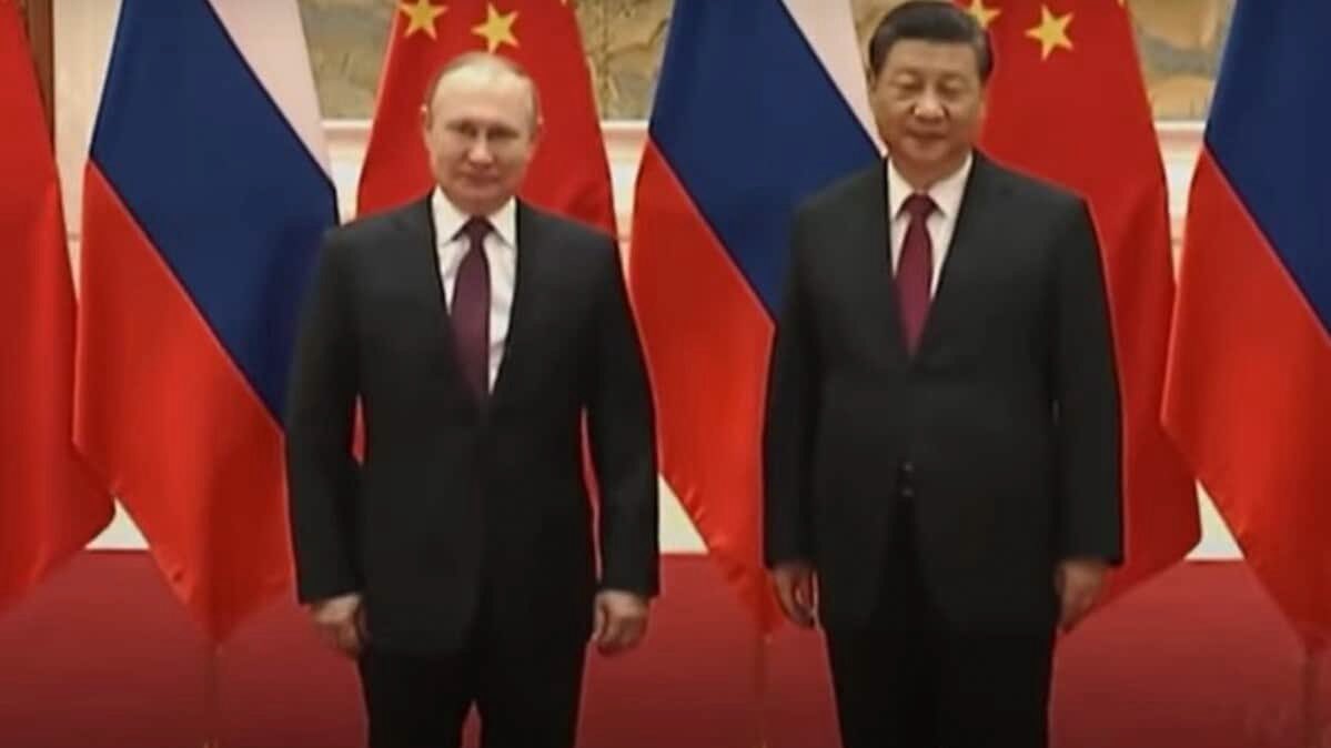 NEWS − Le président russe Poutine et son homologue chinois Xi ont "fermement" condamné les attaques israéliennes contre l'Iran et ont souligné la nécessité d'une solution diplomatique.