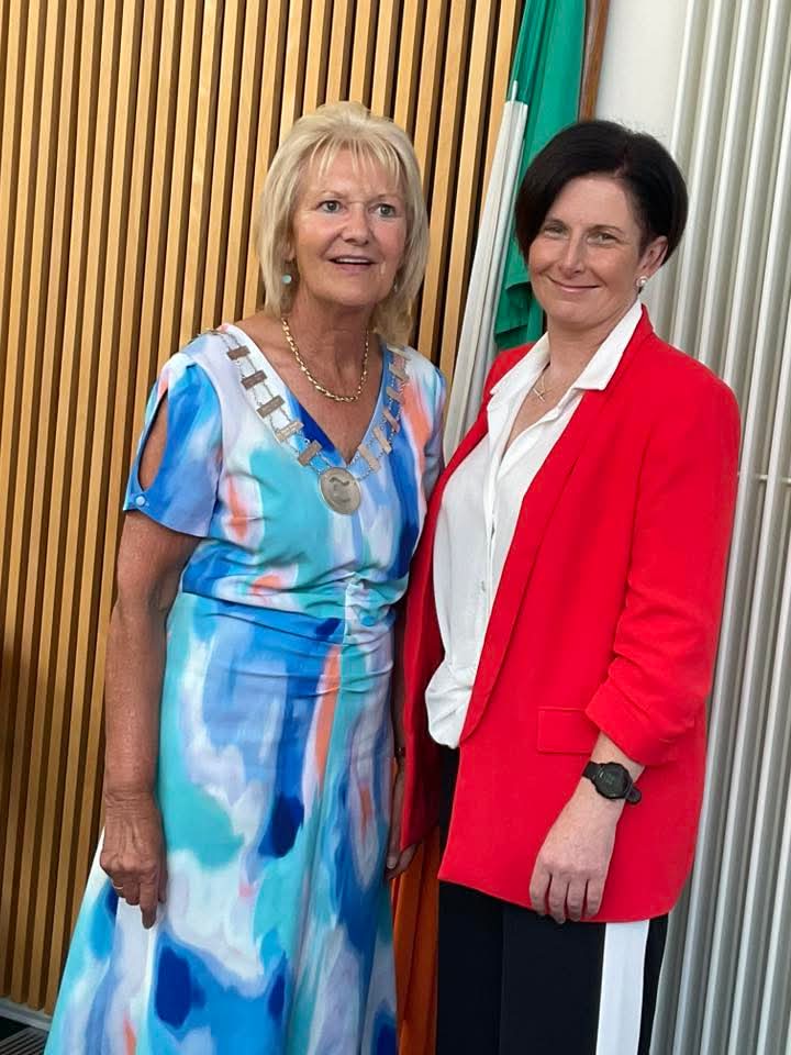 At today's Annual Meeting of Nenagh MD Cllr. Phyll Bugler was unanimously selected as Cathaoirleach of Nenagh MD for 2025/2026.  She is pictured here with outgoing Cathaoirleach Fiona Bonfield.