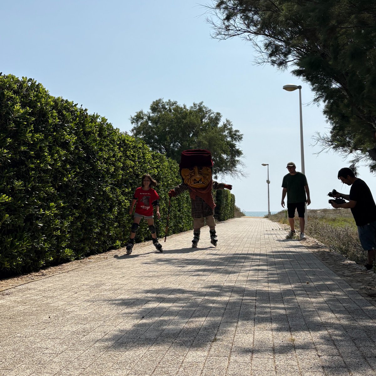 🎥 Matí de gravacions a la platja amb una companyia molt especial. Prompte vos ensenyem el resultat!