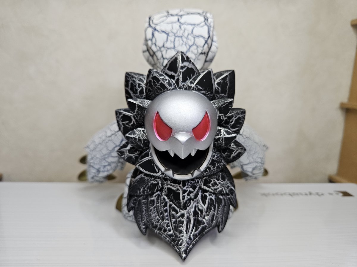 toshgosh4's tweet image. TOUMAさんデザインによるOneupさんのソフビ スカットル ゲンブ ペインターネットカスタム彩色です。
なっ、なんと抽選に当たったぁ!!!
今回は落ち着いたカラーで大人な感じで渋カッコいい。
よいですねぇ。
TOUMA × Oneup × ペインターネット のコラボって最高過ぎる!我が家の家宝が増えました。