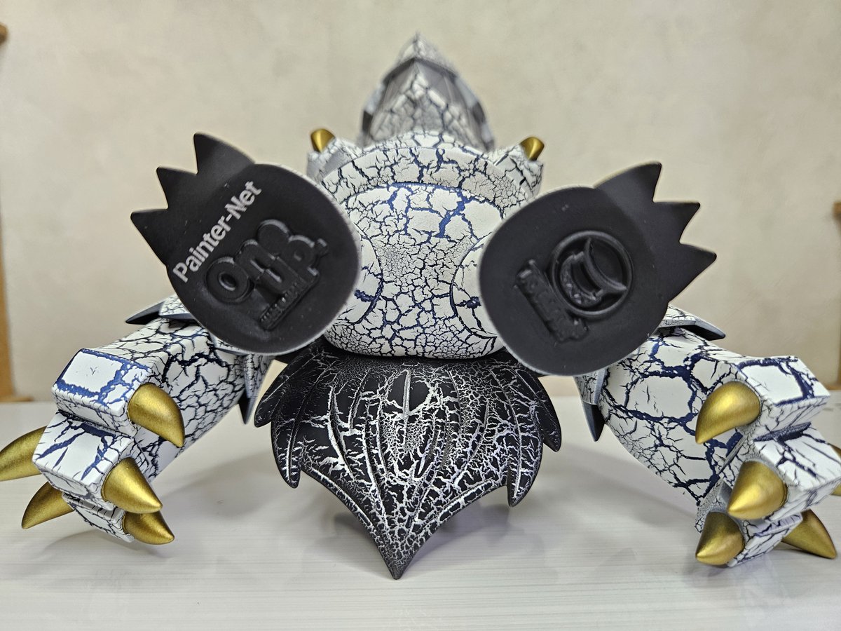toshgosh4's tweet image. TOUMAさんデザインによるOneupさんのソフビ スカットル ゲンブ ペインターネットカスタム彩色です。
なっ、なんと抽選に当たったぁ!!!
今回は落ち着いたカラーで大人な感じで渋カッコいい。
よいですねぇ。
TOUMA × Oneup × ペインターネット のコラボって最高過ぎる!我が家の家宝が増えました。