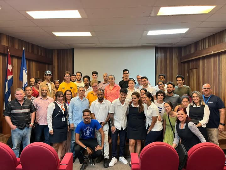 Tras una semana intensa de análisis, discusión y creación, el Grupo Multidisciplinario entre la <a href="/FeuCuba/">FEU de Cuba</a> y <a href="/ETECSA_Cuba/">ETECSA</a>, lograron 42 propuestas concretas, fruto no solo de su experiencia, sino también de los debates surgidos en las universidades de todo el país.