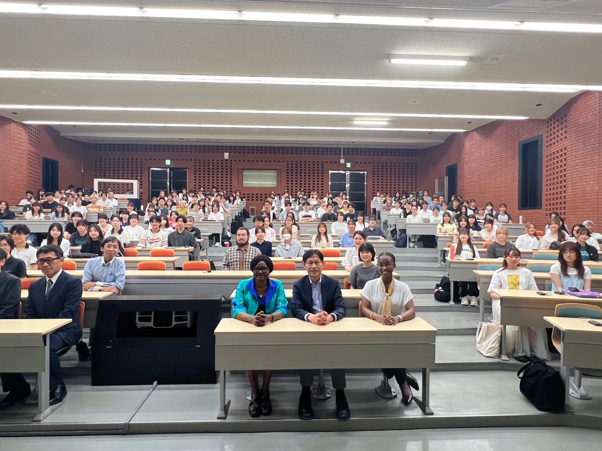 MercyTembon's tweet image. Thrilled to have spent the day engaging with Parliamentarians in Tokyo, students in Yokohama National University and Yokohama City University, and the Deputy Mayor of Yokohama! #Partnerships #FutureLeaders #GlobalDevelopment #TICAD9 #WorldBank