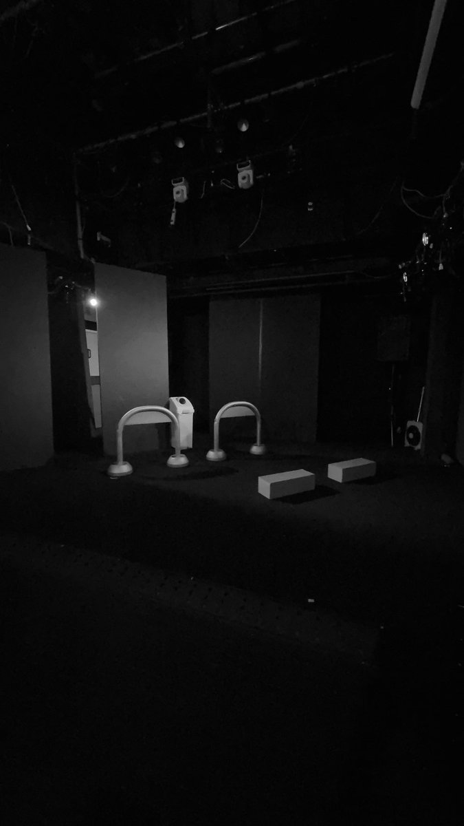 よりみち公演「夜半にひとり」

劇場入りしました。
お客様を迎える準備、物語を始める準備が着々と進んでいます🌕

ご来場をお待ちしております！。
ご予約はこちらから。
ticket.corich.jp/apply/370686/