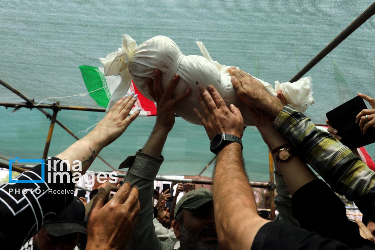 🔴This is the body of a two-month-old baby, killed with his mother in Israeli strikes on Tehran.
🔴Israel wants you to believe a child who hadn't even learned to speak never existed. 
🟥The same dehumanization we saw in Gaza.

#Iran