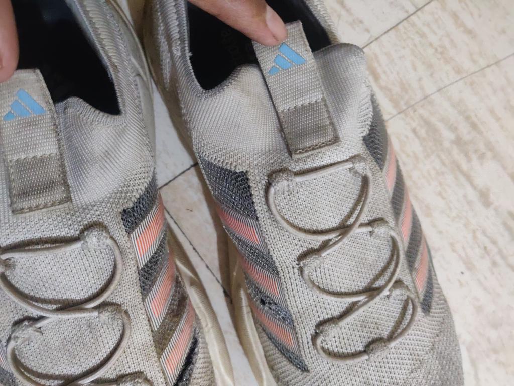 Pavan71153173's tweet photo. @_Kalyan_K Nobody is taking the responsibility. I've hardly used the shoes. Request you refund the money. 🙏 It's not possible for me to buy new shoes in every three months. And, if is not under the policy, please do something. But refund/ change the shoes. https://t.co/LihfJ6efAU