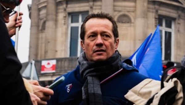 Epoch Times France (@epochtimesfr) on Twitter photo 🔴 Éric Henry : « Un policier ne se lève pas le matin avec l’intention d’ôter la vie à qui que ce soit » <a href="/ErichenryApn/">Eric Henry</a>
👉 "Les policiers sont systématiquement mis en accusation."
✍️ <a href="/HerreroJulian1/">real___julian</a>
epochtimes.fr/eric-henry-un-… 🔴 Éric Henry : « Un policier ne se lève pas le matin avec l’intention d’ôter la vie à qui que ce soit » <a href="/ErichenryApn/">Eric Henry</a>
👉 "Les policiers sont systématiquement mis en accusation."
✍️ <a href="/HerreroJulian1/">real___julian</a>
epochtimes.fr/eric-henry-un-…