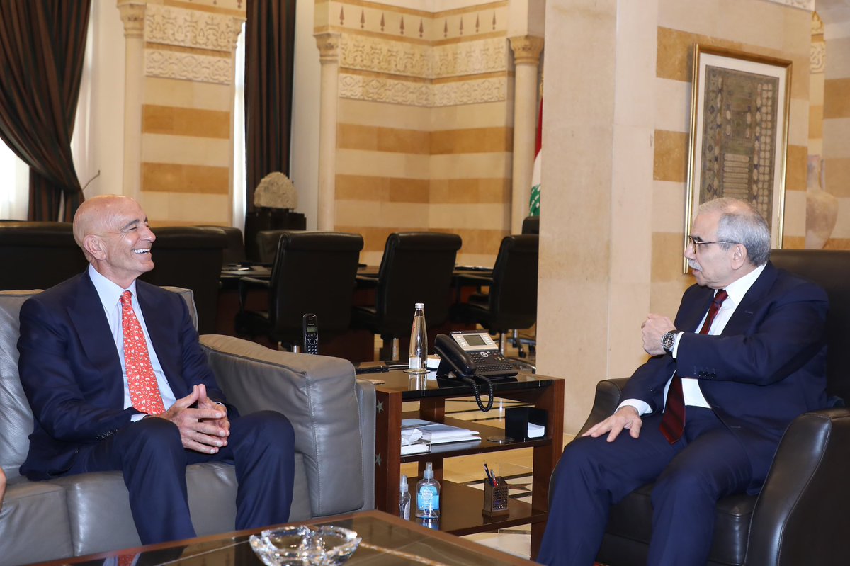 استقبلتُ المبعوث الأميركي الخاص توم باراك، وأكدتُ خلال اللقاء تمسّك لبنان بخيار الأمن والاستقرار ورفض الانجرار إلى الحرب الدائرة في الإقليم، وأكدتُ أن الحكومة اللبنانية عازمة على مواصلة تنفيذ خطتها الإصلاحية، وعلى بسط سيادة الدولة اللبنانية على كامل أراضيها. بالإضافة إلى ذلك،