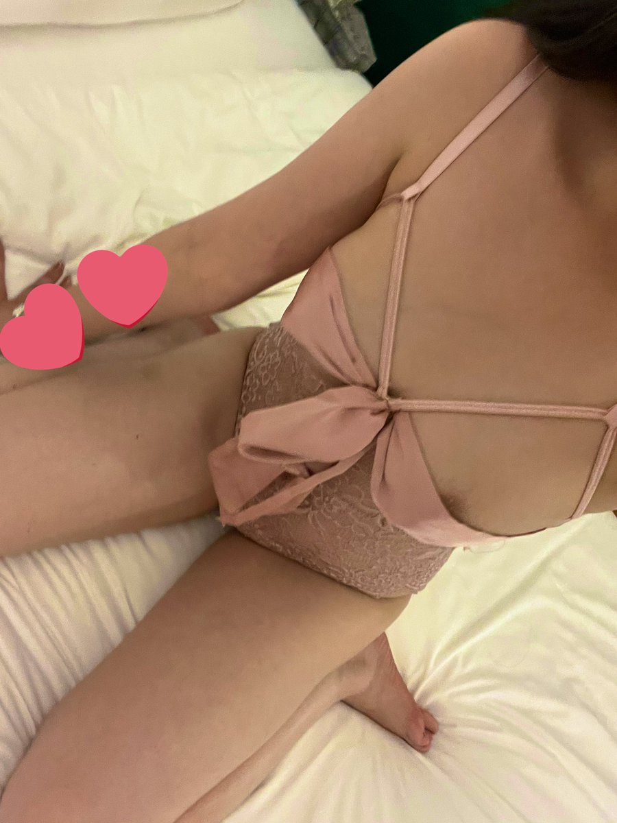 slut_gr's tweet photo. Present for….🎁#母狗 #反差 #淫妻 #wmaf #bwc https://t.co/FYpGU7VvjP