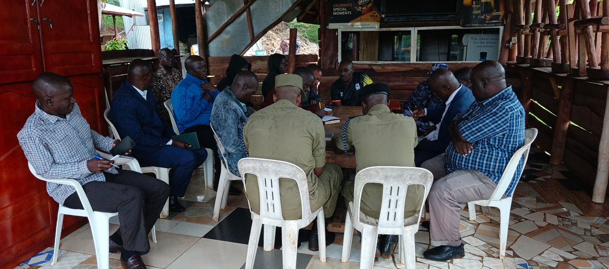 BudduSsaza_Pookino (@buddupookino) on Twitter photo Olukiiko oluddukanya amasaza ga Buganda nga luli wamu n'abebyokwerinda e masaka saako aba Kabaka (KPU) basisinkanye ku kisaawe kya sports a
Arena okwongera okutema empenda zebyokwerinda ku lunaku olwomukaaga nga emipiira gya masaza jiggulwaawo.. Buddu vs <a href="/SsazaGomba/">Ssaza Gomba</a> Olukiiko oluddukanya amasaza ga Buganda nga luli wamu n'abebyokwerinda e masaka saako aba Kabaka (KPU) basisinkanye ku kisaawe kya sports a
Arena okwongera okutema empenda zebyokwerinda ku lunaku olwomukaaga nga emipiira gya masaza jiggulwaawo.. Buddu vs <a href="/SsazaGomba/">Ssaza Gomba</a>