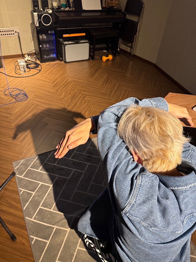 #jaemin cat and puppy shadow pose !!🐱🐶