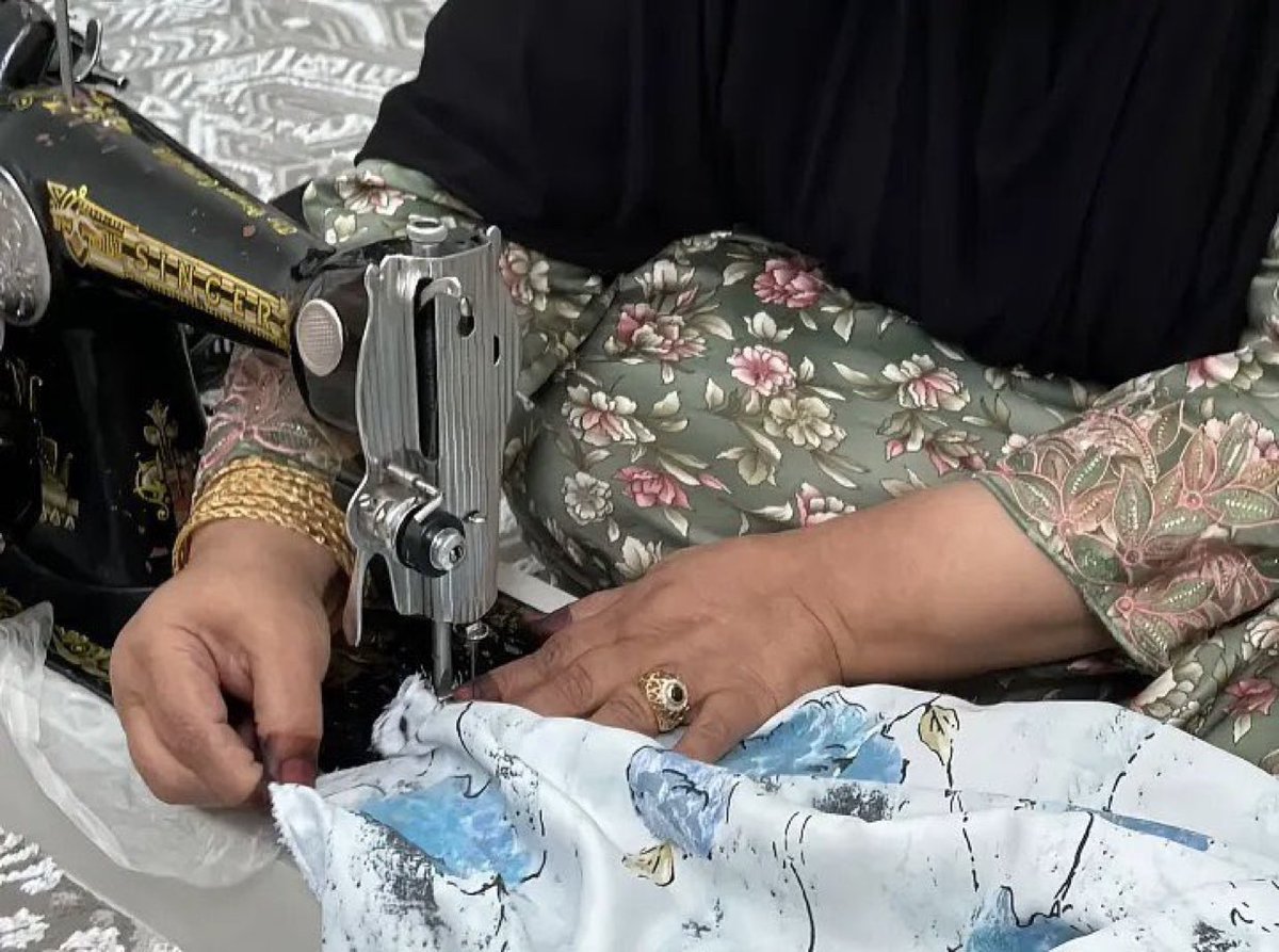 ولو حطت يديها على الكبود الوجاع 
سلمت جميع الجروح الكامنات وبّرت❤️‍🩹.