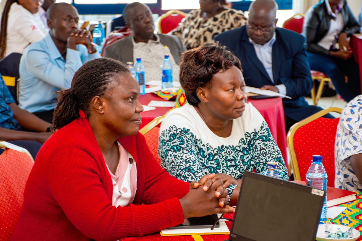 LVCTKe's tweet image. In @HomaBayCountyKE, education leaders affirm the need to enhance learner safety, build self-esteem, and nurture respect. Children must know their rights and responsibilities to thrive, free from violence, with positive role models in school and community. #LEARNProject