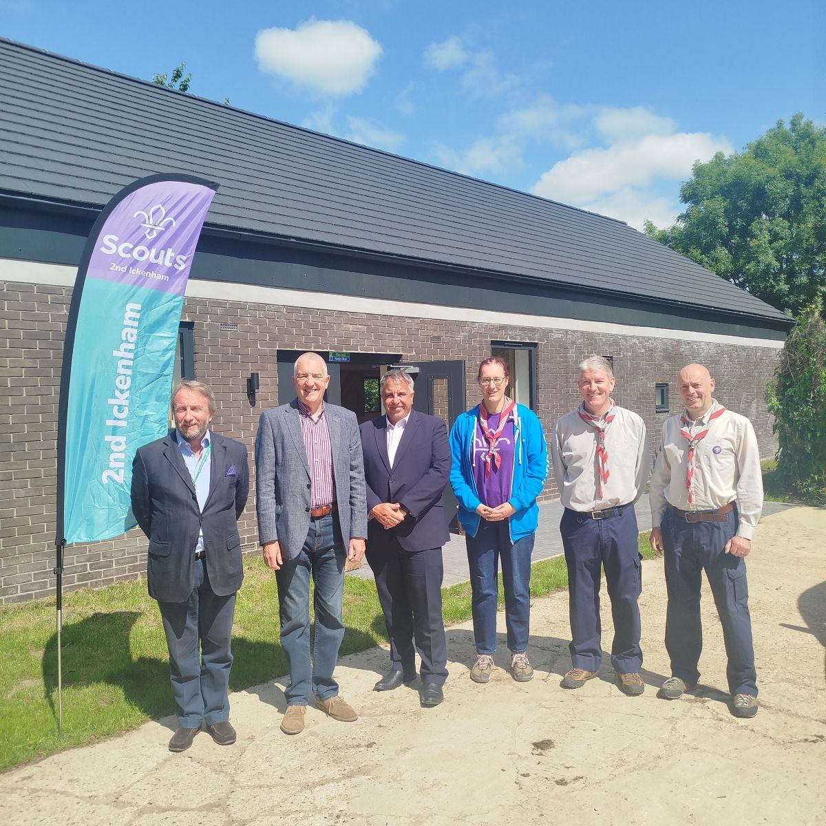 Earlier this week, the 2nd Ickenham Scouts were given the keys to their new hut 🔑

When their old hut became beyond repair the council stepped in to build a replacement helped by funding from HS2 Ltd🏗️

Read the full story 👉 buff.ly/jmYgIoG