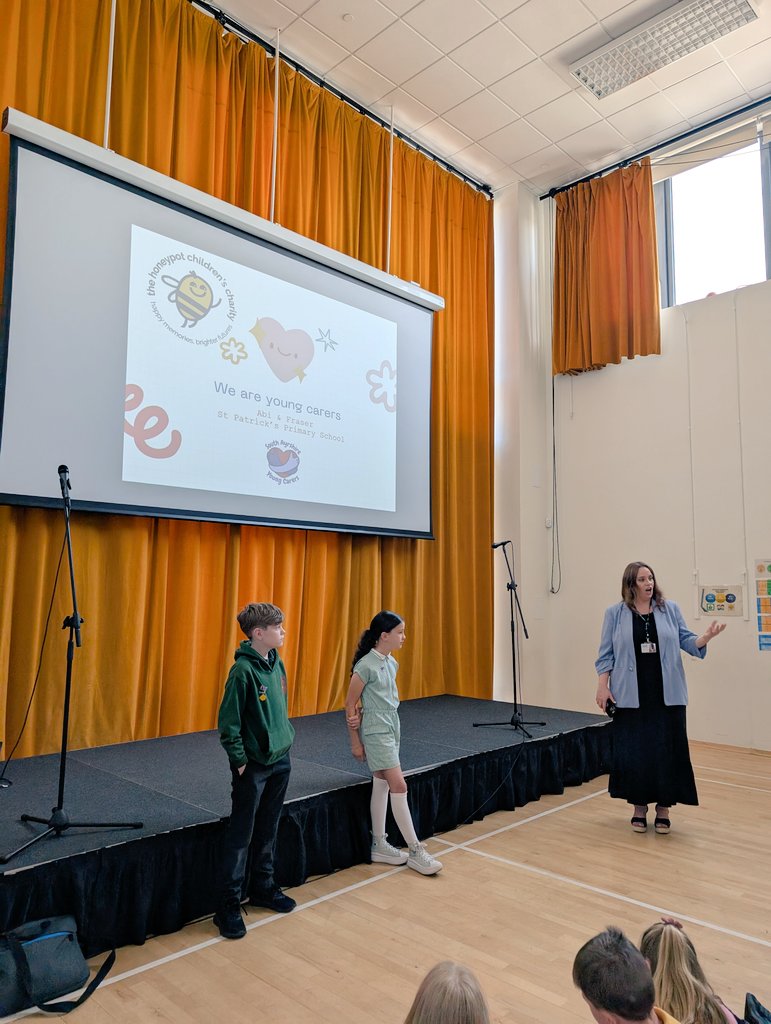Claire_SAC's tweet image. Thank you @sacred_heartps for having us along to assembly this morning to talk about #SAYoungCarers & @HoneypotCharity 💜🐝
Superstar #SAWeeCarers from @StPatricksTroon spoke about their caring roles & experiences as young carers 🌟
#RaisingAwareness #WorkingTogether