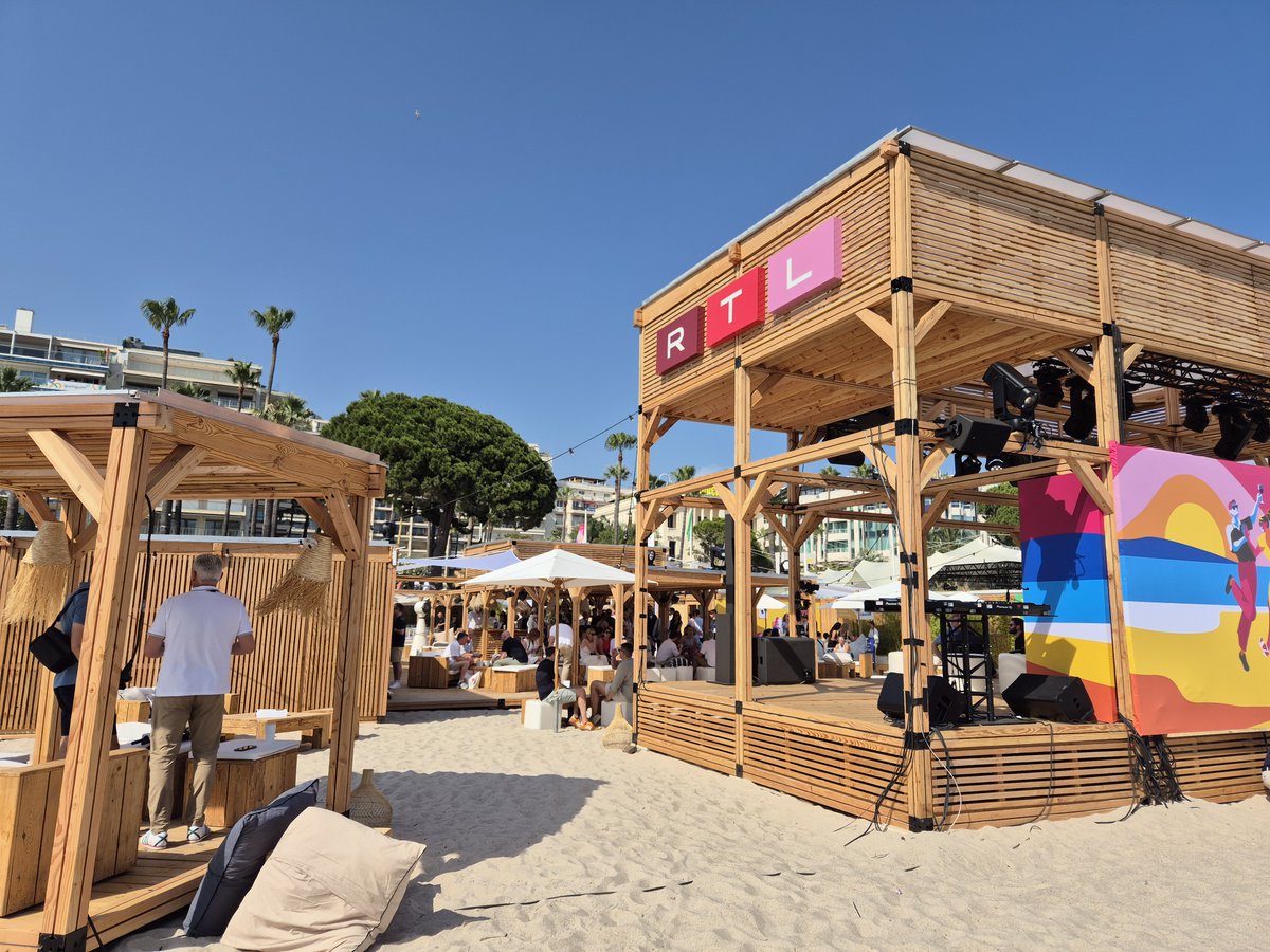 eyesquare's tweet image. 🌍 Our "Into the Wild" study with @ScreenforceDE is in demand at industry events! Düsseldorf, Zürich, London and now #Cannes!
Marvin Vogt+Stefan Schönherr presented the findings on #AdEffects this week at the #RTLBeach event.
Stop by at #CannesLions until the 20th of June!
