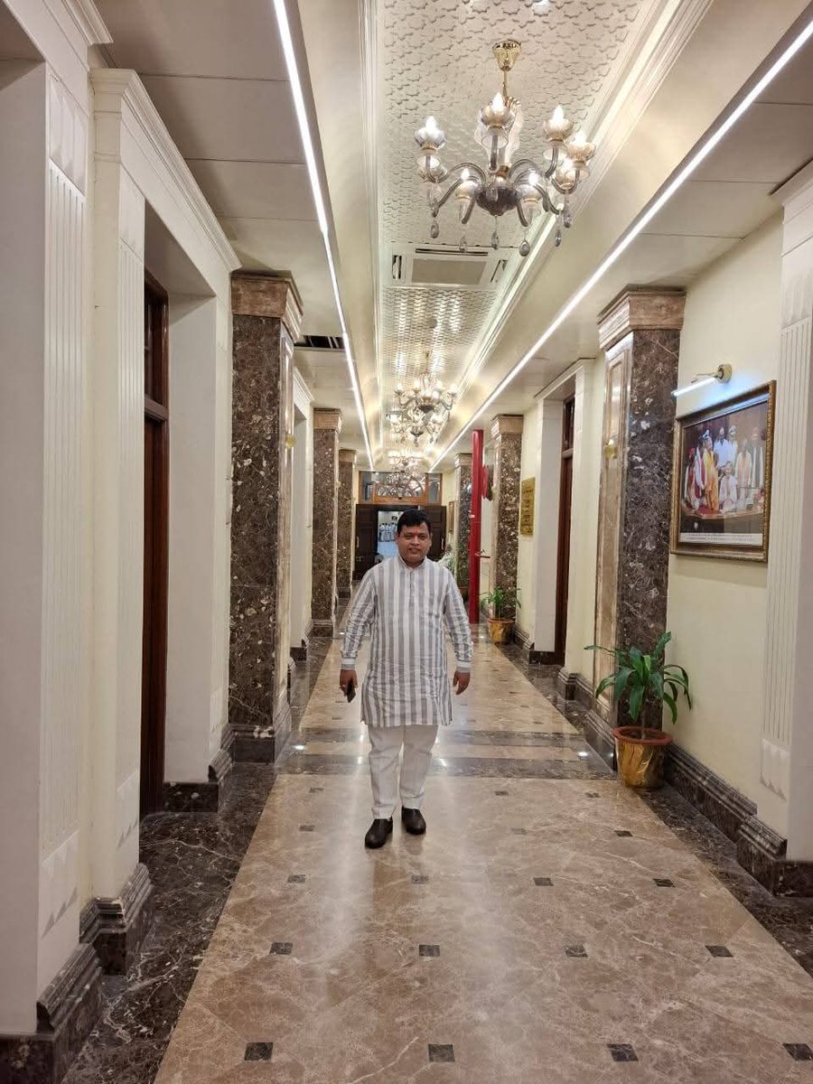 vikkimishrasp's tweet photo. विधानसभा,लखनऊ https://t.co/WFgODKKalE