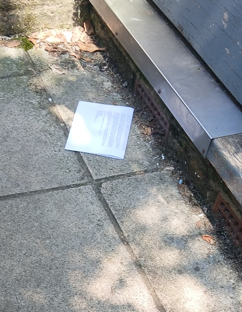 hazzer2001's tweet photo. Apparently @wfcouncil is concerned about fly tipping...

So concerned, they have come and dumped letters about flytipping on the front steps of houses all around here, instead of putting them through the letter box.

Just to add to the street mess. https://t.co/wMwRoHAulC