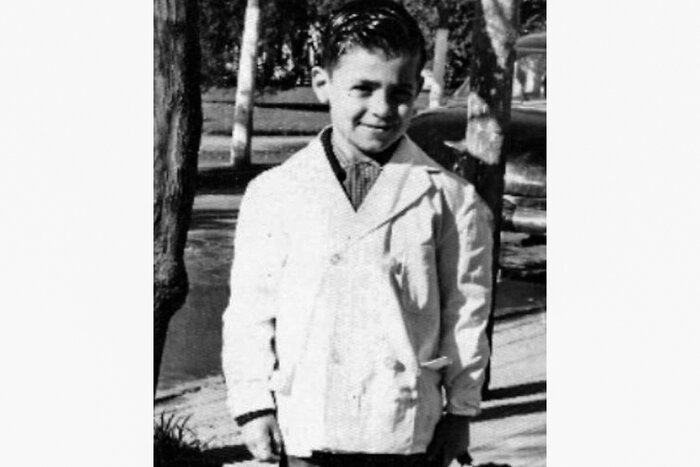 El_vengaK's tweet photo. Raúl Harsich y Cesar Fragni fueron condenados a 12 años de prision por haber torturado, empalado y tirado desde un avion a Floreal de 14 años, en 1976.
La condena no esta firme, y HACE 12 AÑOS la Corte suprema la tiene dormida. Si, si, la misma corte que condeno a CFK en un mes https://t.co/byTMQNTJIW