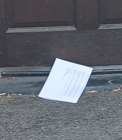 hazzer2001's tweet photo. Apparently @wfcouncil is concerned about fly tipping...

So concerned, they have come and dumped letters about flytipping on the front steps of houses all around here, instead of putting them through the letter box.

Just to add to the street mess. https://t.co/wMwRoHAulC