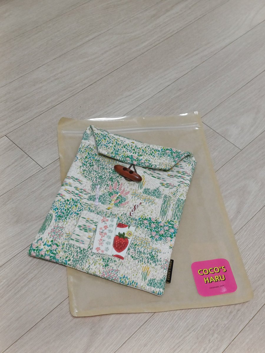 행사는 나름대로 무사히 마친 것 같습니다😭😭😭 그리고 누군지 모르겠지만, 선물 잘 전달 받았습니다. 정말 감사합니다!!