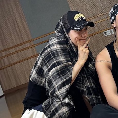 뒤늦게 가리시는거 앙큼하시네요… #승준